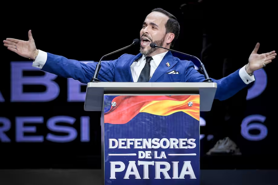 Abelardo de la Espriella junto a la ciudadanía en evento público